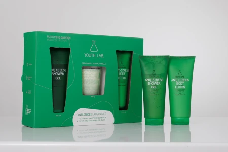 5200142102456 Set Youth Lab Blooming Garden Shower Gel, 200 ml Body Lotion, 200 ml Candle, 190 g - Figura 1